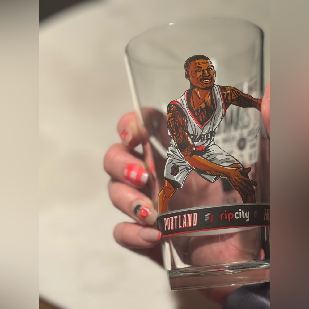 RARE NBA Damian Lillard Trailblazers collectible pint glass 2012.